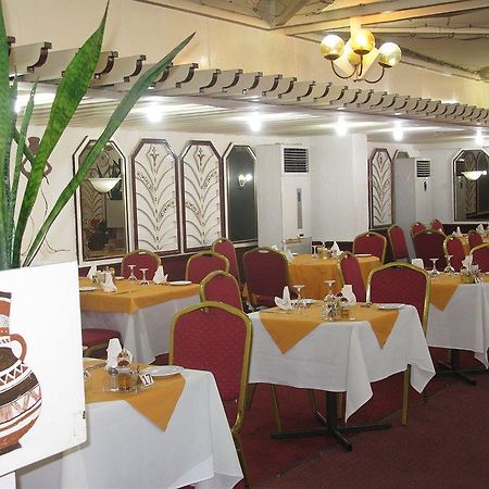 Gaweye Hotel Niamey Esterno foto