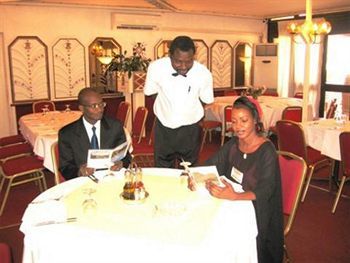 Gaweye Hotel Niamey Esterno foto